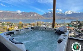 Le Panoramic - 180° lake View by Locationlacannecy